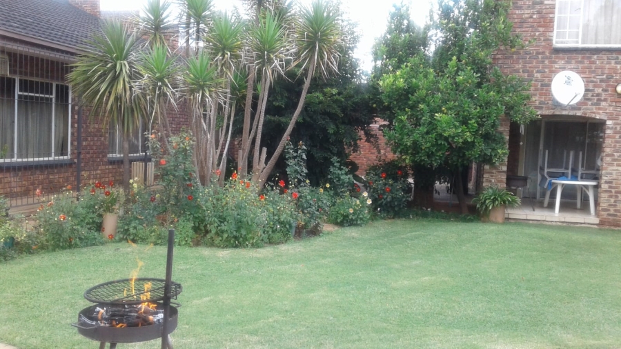 5 Bedroom Property for Sale in Stilfontein Ext 4 North West